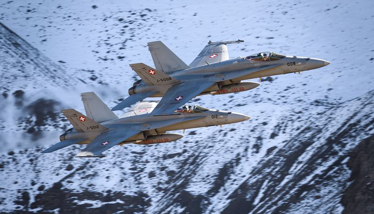 0.2%的微弱優(yōu)勢(shì)，瑞士新一代戰(zhàn)斗機(jī)采購(gòu)計(jì)劃勉強(qiáng)通過全民公決